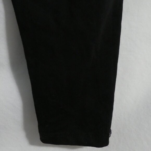 INFINITE Legging Crop | small | Black Leggings - Picture 16 of 16